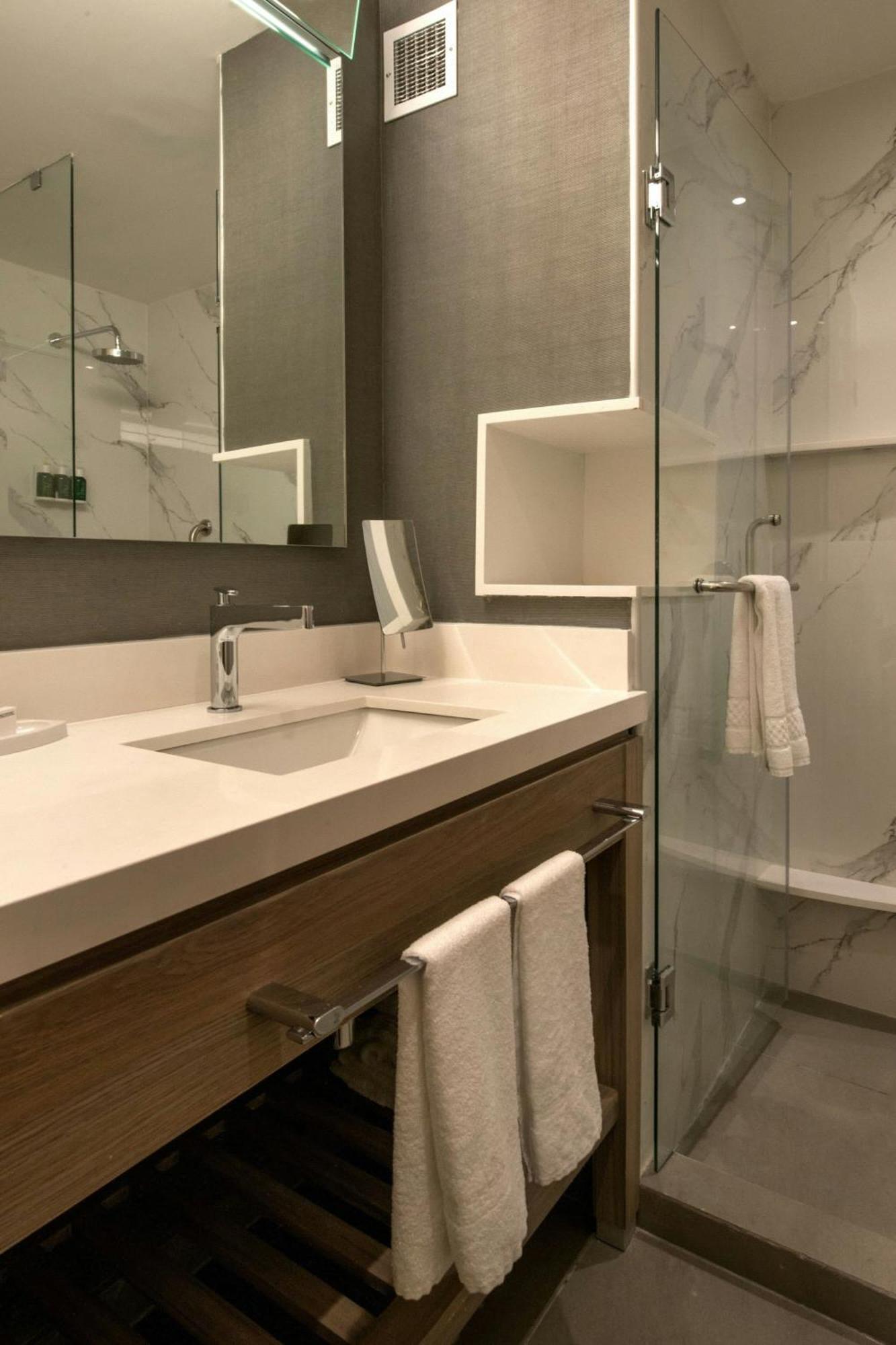 Courtyard By Marriott San Luis Potosi, Los Lagos Dış mekan fotoğraf