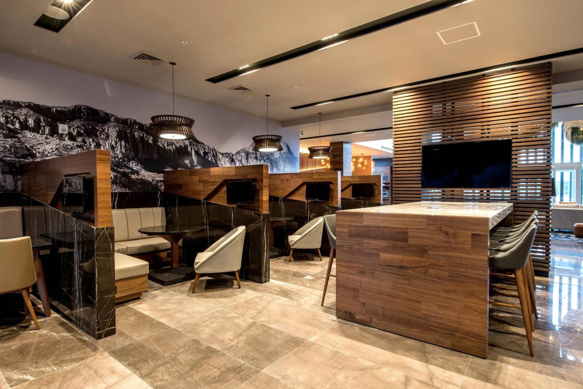 Courtyard By Marriott San Luis Potosi, Los Lagos Dış mekan fotoğraf