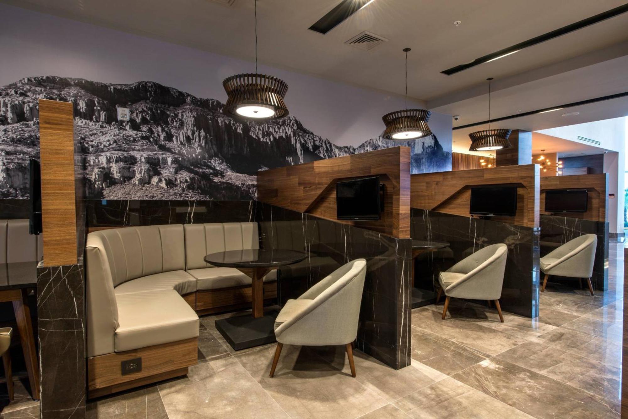 Courtyard By Marriott San Luis Potosi, Los Lagos Dış mekan fotoğraf