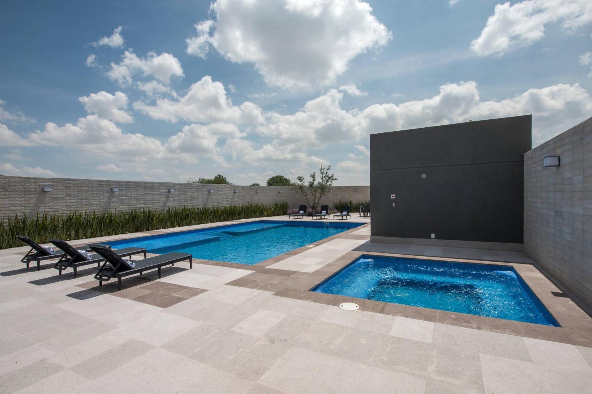 Courtyard By Marriott San Luis Potosi, Los Lagos Dış mekan fotoğraf