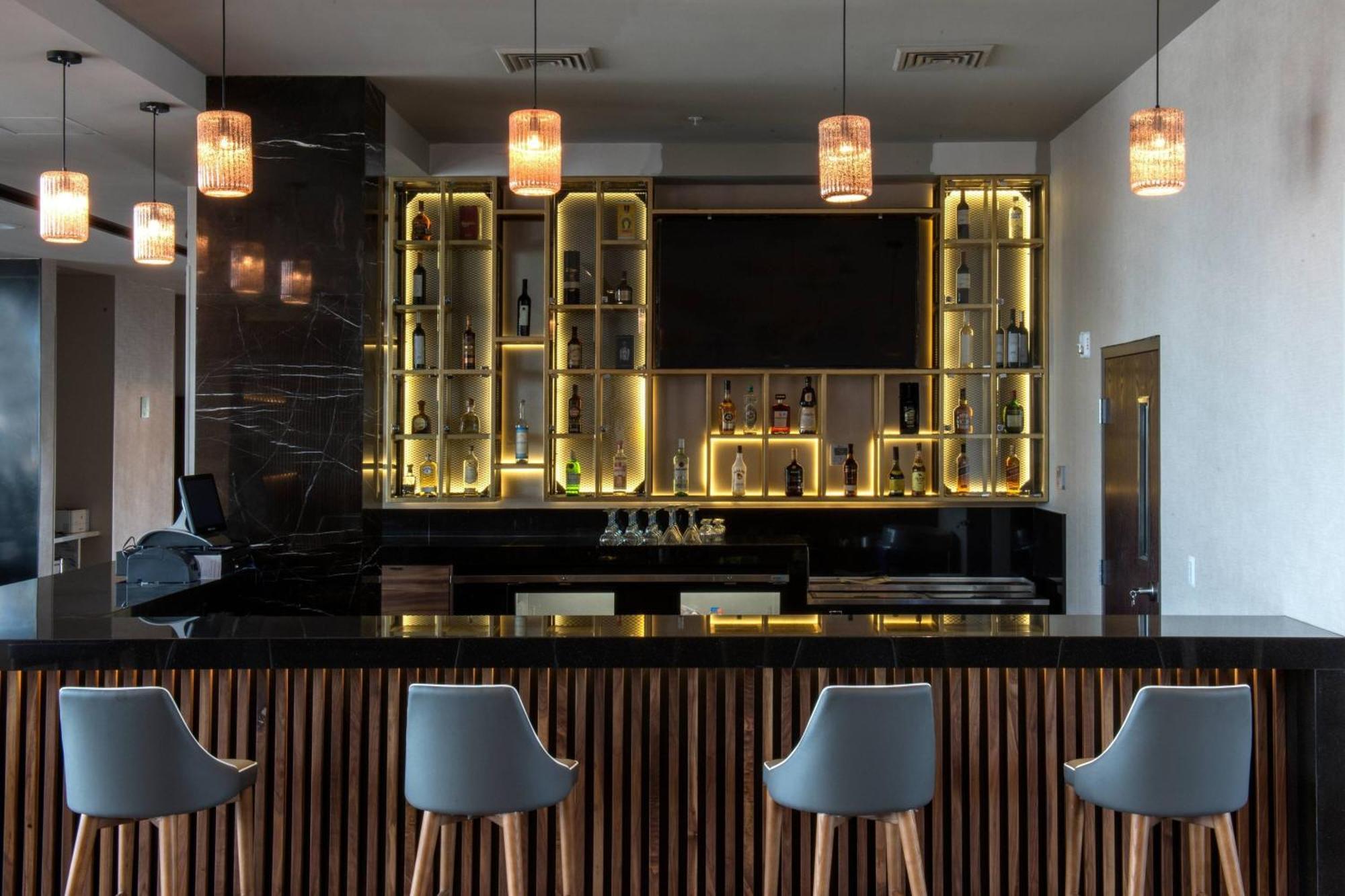 Courtyard By Marriott San Luis Potosi, Los Lagos Dış mekan fotoğraf